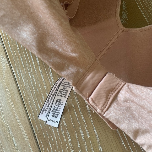 Victorias Secret favorite T-shirt bras - Picture 2 of 5